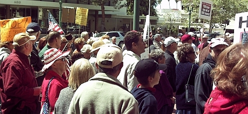 Glendale Tea Party Crowd Photo 04-15-09 No 2